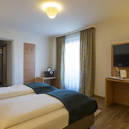 فندق بيرغلاند شامل كليًا توب كواليتي