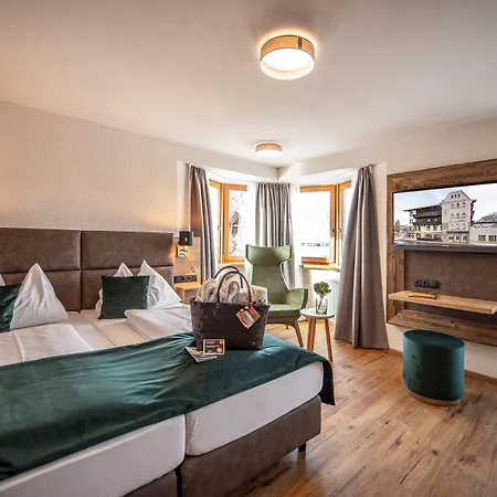 بيرغلاند شامل كليًا توب كواليتي سيفيلد ان تيرول